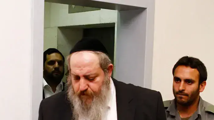 יהודה אבוחצירא, בנו של הבאבא ברוך, הרב אבוחצירא, בהארכת מעצר בחשד שאיים על הרנטגן ובני משפחתו, מרץ 2011