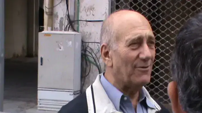 אולמרט מגיב לחרטה שהביע גולדסטון