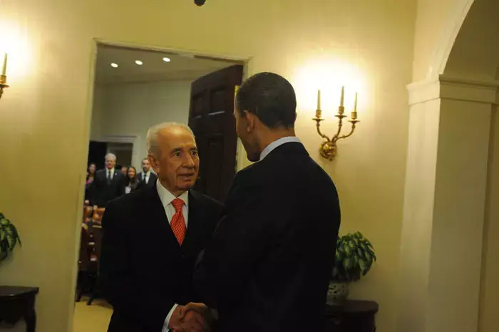 הנשיא פרס: ביקשתי מאובמה חנינה לפולארד