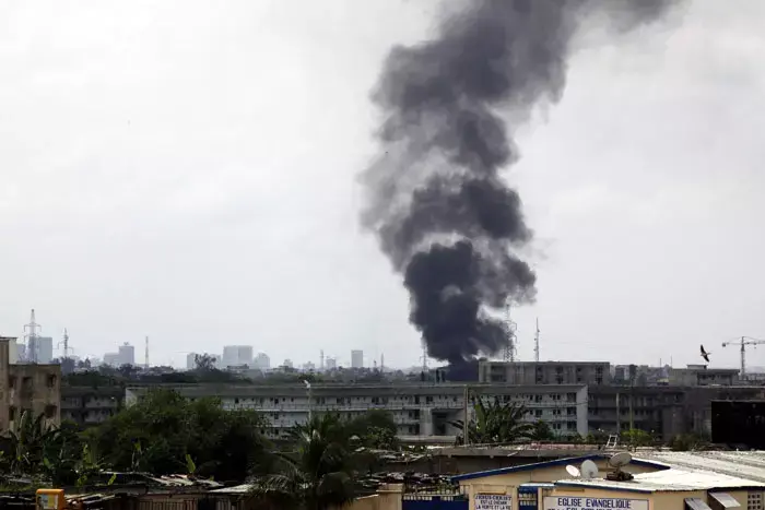 חוף השנהב: המורדים בבונקר של הנשיא, שלא נכנע