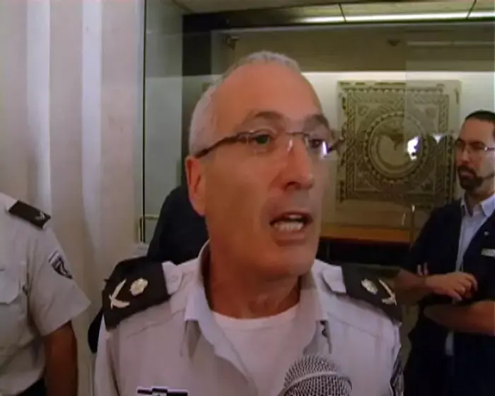 נענה להמלצת שופטות בג"ץ: גביזון משך את עתירתו