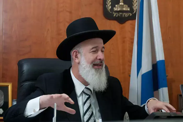 מצגר פסק: "לחיילים דתיים מותר להימנע משירת נשים"