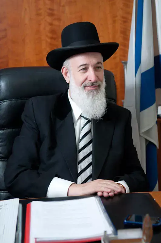 הרב מצגר: מי שלא אוכל מצה כפוי טובה להיסטוריה