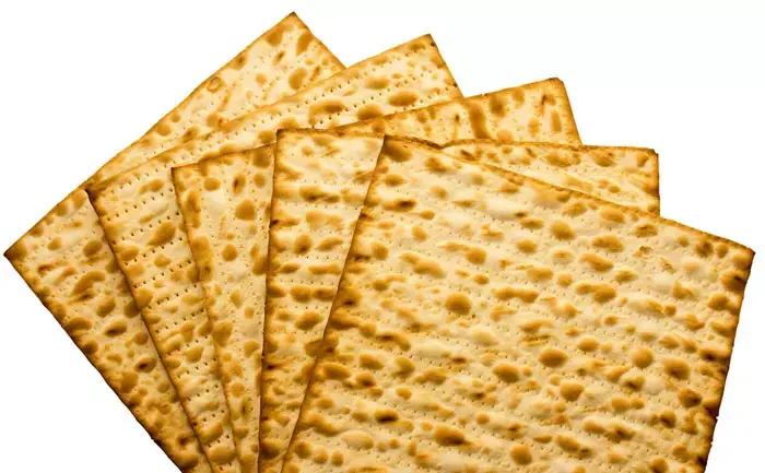 פועל הכניס ידו למכונת המצות - שתי אצבעותיו נקטעו