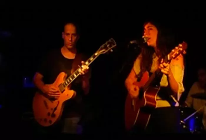 בכורה: שני פלג - "כמו מסך"