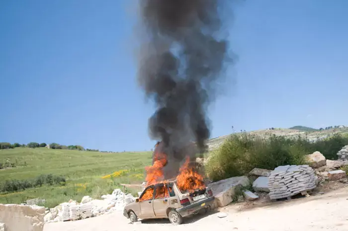 שתי בנות 15 הואשמו: "הציתו רכב פלסטיני בחברון"