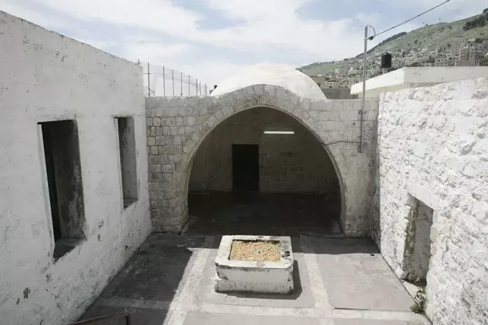 האלוף מזרחי לרב ברסלב: "מנע הסתננות לקבר יוסף"