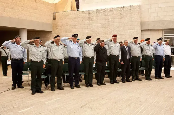 הקץ לפלייבקים המקרטעים בטקסי הזיכרון של צה"ל