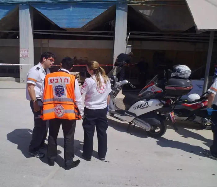 טרגדיה בבני ברק: פועל נמחץ למוות ע"י מסוע בטון