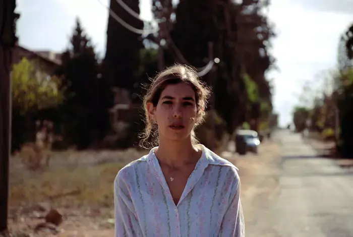 בלעדי: האזינו לאי.פי של שירלי קונס