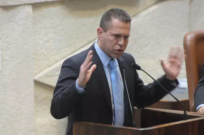 השר ארדן: "לא מחפשים סדקים במחאה, נבצע שינויים"