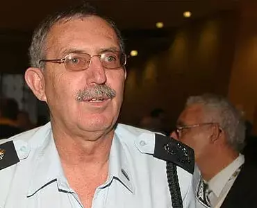 עדות: בורובסקי ניסה לשחד את עמרי שרון
