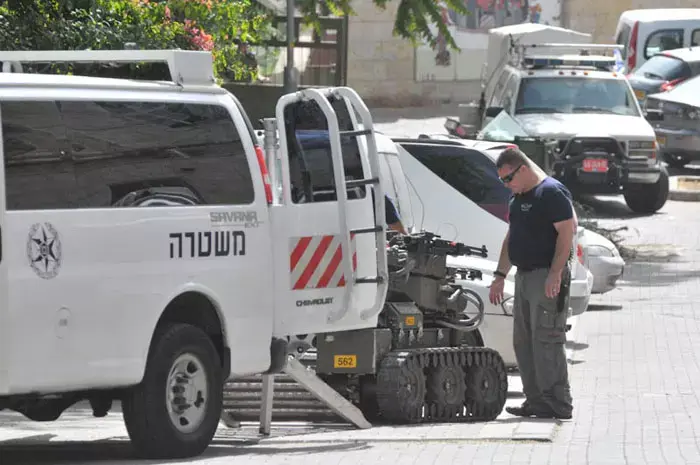 מרדף בנס ציונה: שוטרים עצרו רכב שנשא מטען חבלה