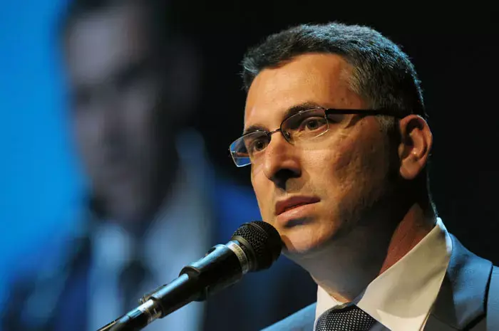 מפיק התימניאדה נגד משרד החינוך: "פגעו לי בפרנסה"