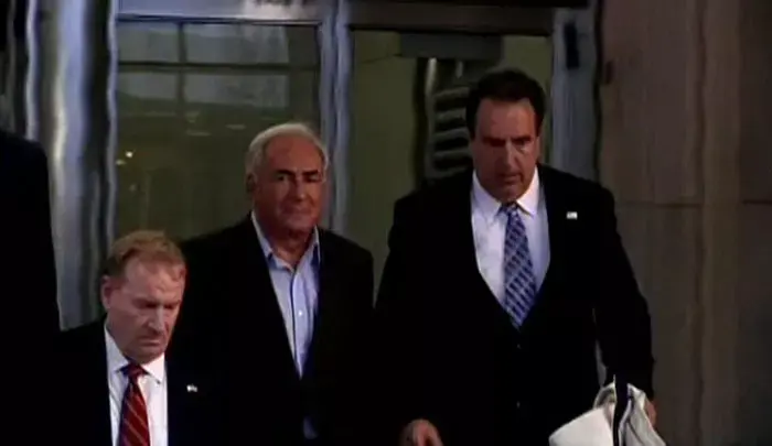 שכני שטראוס-קאהן בשכונת היוקרה: "לא שייך לכאן"