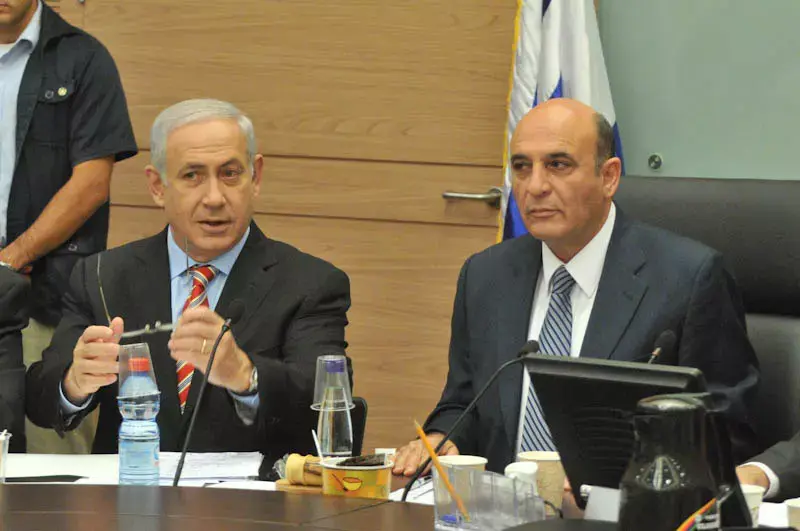 רה"מ מתחמק מיוזמת צרפת? "נלמד, נשקול, נתייעץ"