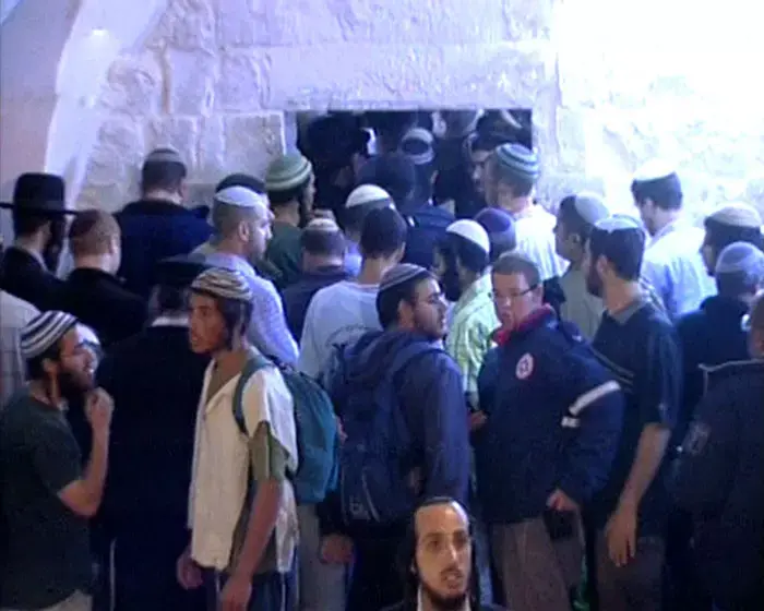 הלילה: עימותים בקבר יוסף בין צה"ל למתפללים