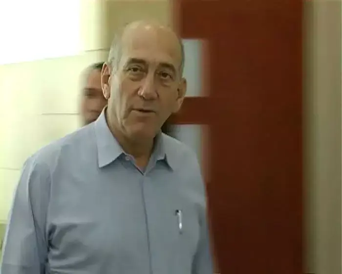 אולמרט בעדותו בביהמ"ש: "אני נאבק על חיי"