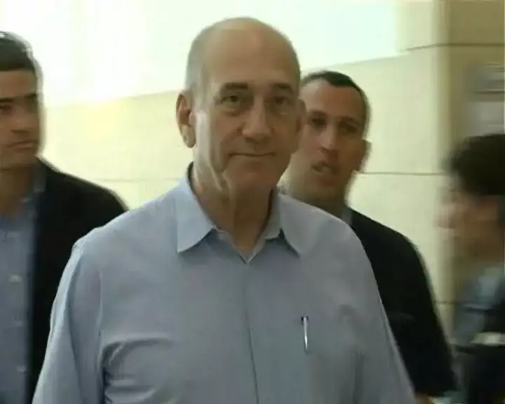 אולמרט: "שולה זקן ניהלה את ענייני הכספיים"
