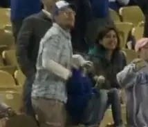 סדרי עדיפויות: זרק את בתו כדי לתפוס כדור
