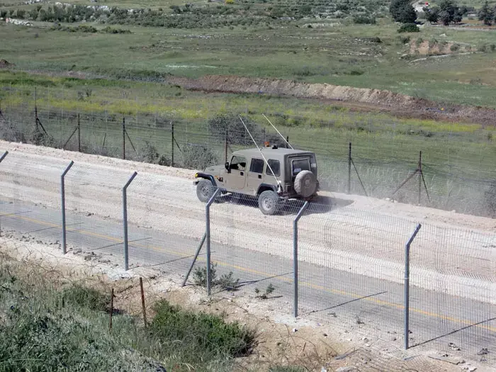 "יום הנכסה": עשרות סורים מתגודדים מול הגבול