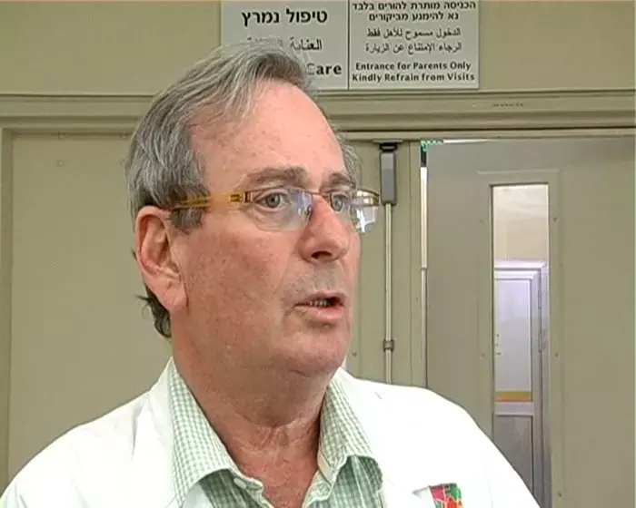 "האב קיבל שיחת טלפון ושכח הפעוטה ברכב"