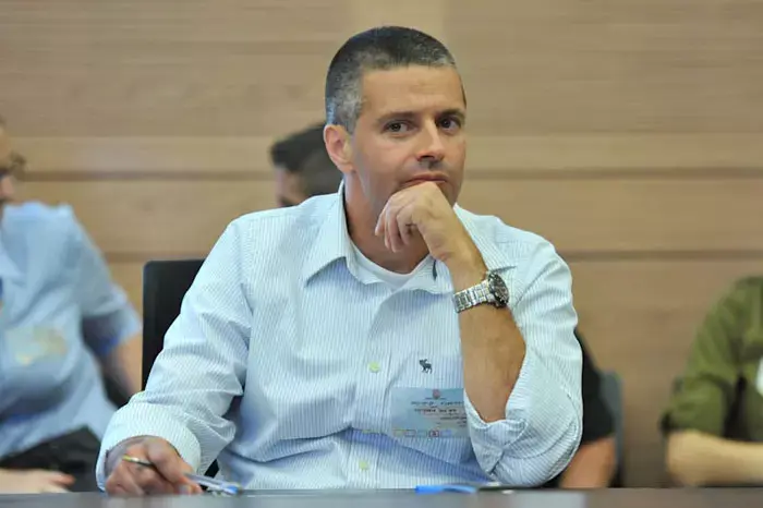 השר כחלון: "אבטל את מבחן הנפילה לקשישים"
