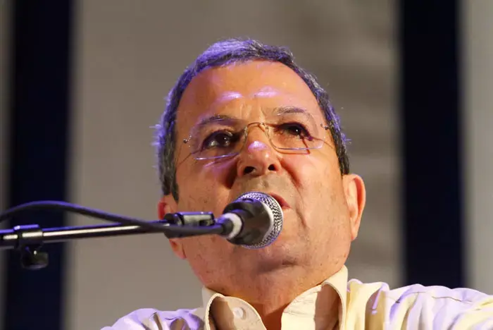 הפלסטינים: סגרנו העסקה עם ברק; השרים: לא עודכנו