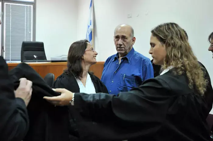 אולמרט מסתבך: "ייתכן והעברתי תרומה לאורי מסר"
