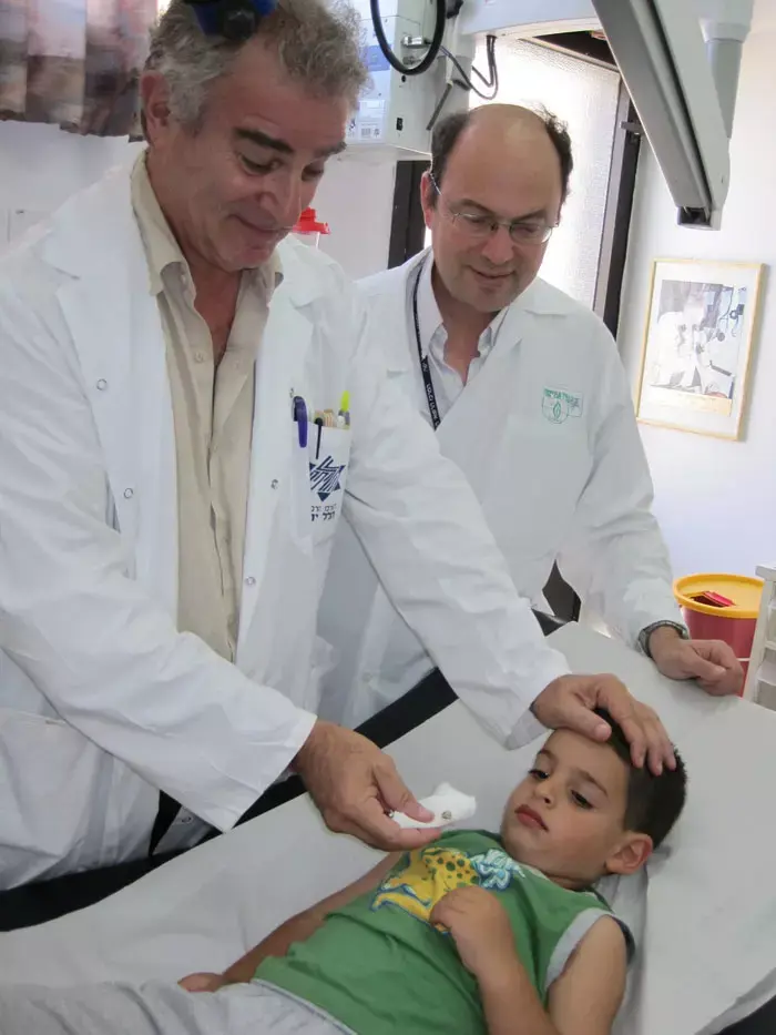 ברל'ה ברל'ה צא החוצה: חילזון נכנס לאפו של ילד