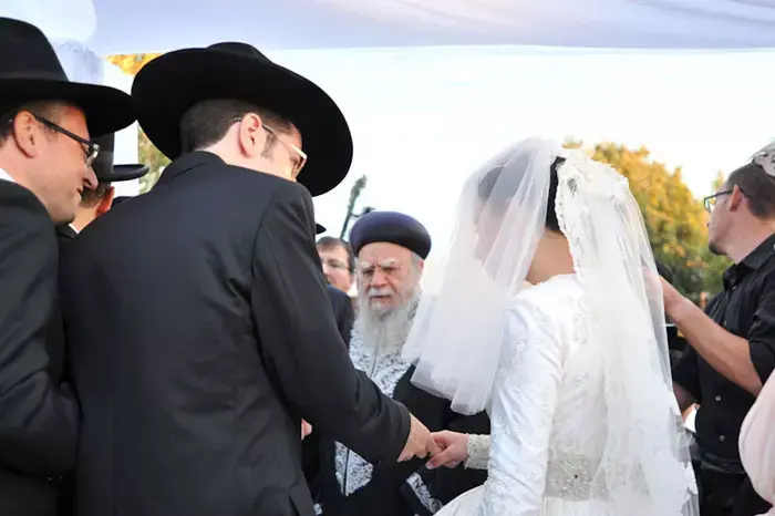 בעקבות החלטת שר הדתות: רבני צהר לא יחתנו זוגות