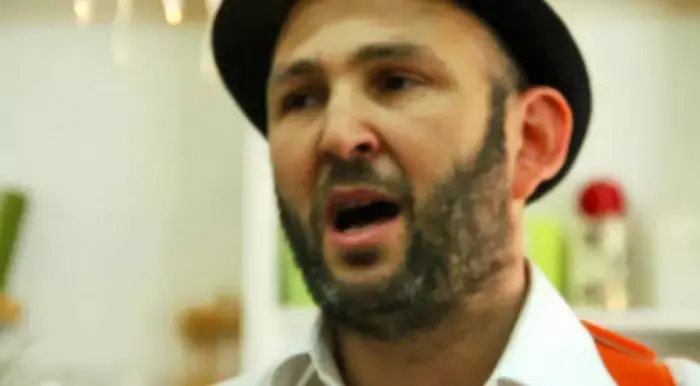 חבורת אטומיק הם טיפוסים של בוקר - בכורה