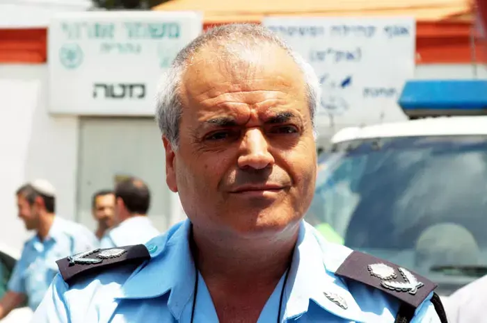 מי שפך שמן לאש שבערה במסגד?