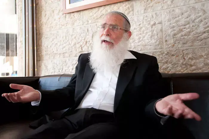 הרב לבנון: שירת נשים בצה"ל? רק עם אטמי אוזניים