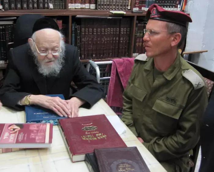 הרב אלישיב: חרדים בצה"ל - כניעה לתרבות החטאים