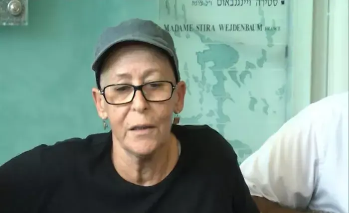אם הצעירה שמתה מאלרגיה: "הרעילו את הבת שלי"