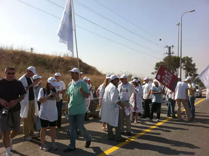 הרופאים צועדים בכל הארץ: "מבקשים מנתניהו להתערב"