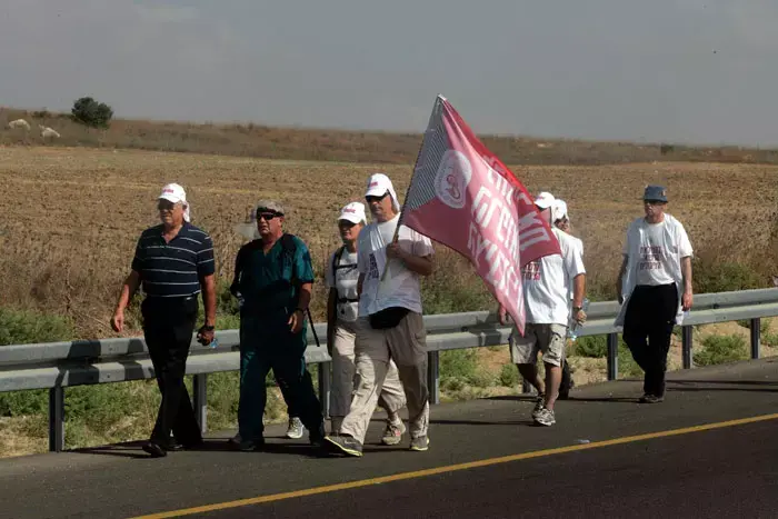 תמונות של נחישות: צפו ברופאים ממשיכים במאבק
