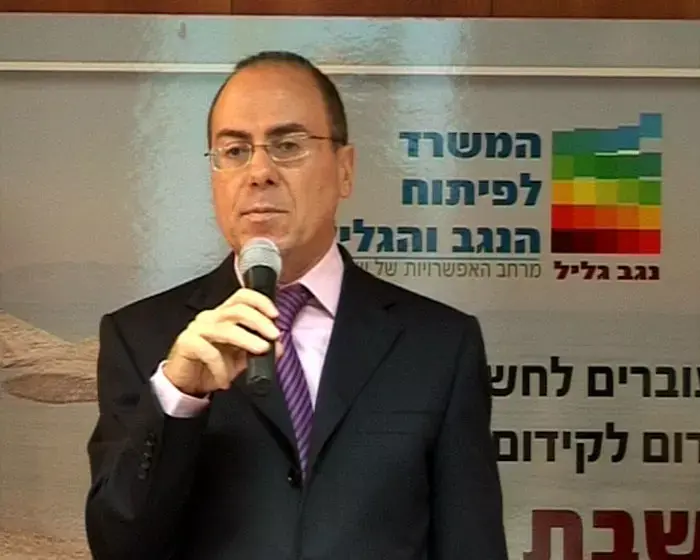 ביקורת גוברת בממשלה: "יש לשנות סדרי עדיפויות"
