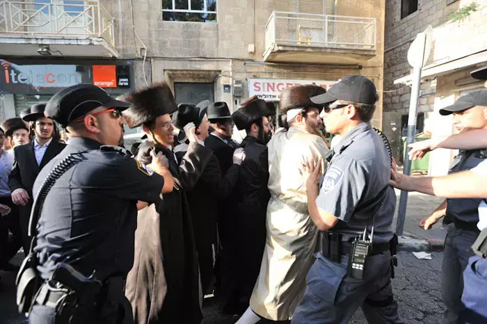 רב בכיר: "להילחם למען השלטים וקווי המהדרין"