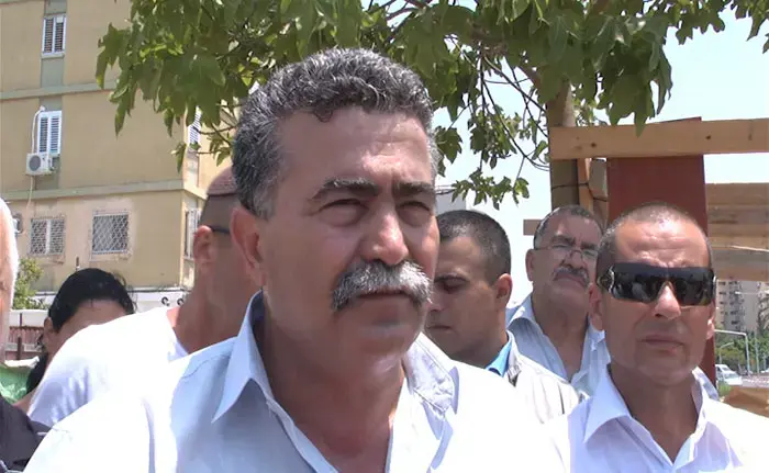 צפו: פרץ ביקר במאהל בחולון ומנע מפעילה להתאבד