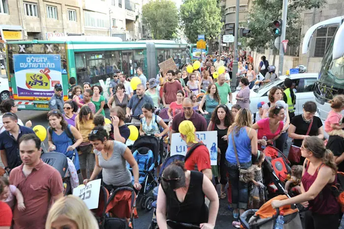 מחאת העגלות הגיע לכנסת: "רוצות לגדל ילדים בכבוד"