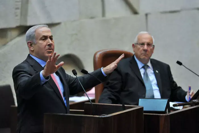 המתנחלים לוחצים: הכשרת המאחזים או הפלת נתניהו