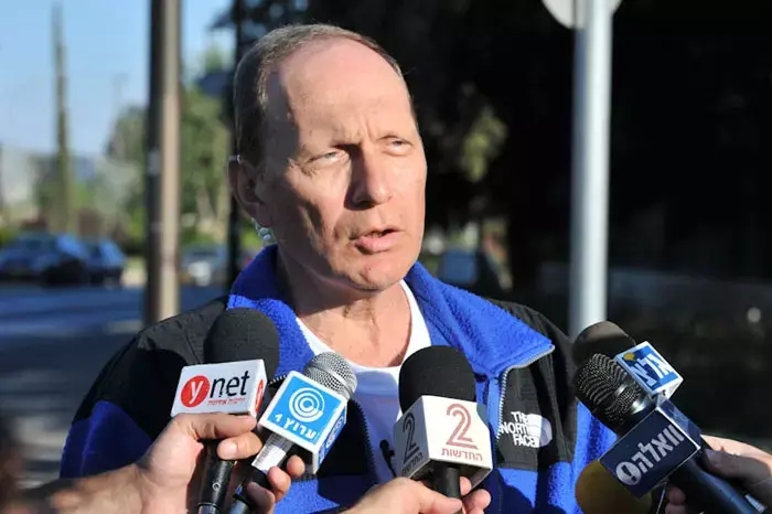 מאות רופאים נטשו בזעם דיון עם אידלמן בחיפה