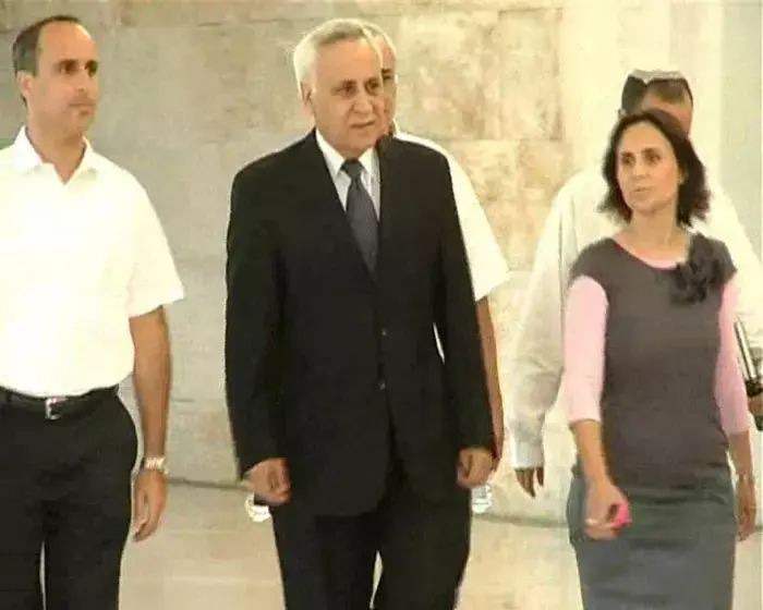 עורך דינו של משה קצב: "ייתכן שלא דיבר אמת"