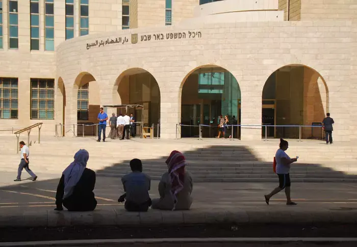 "לצורך ריגוש": פרץ לבתים, העיר את הדיירים - ונמלט