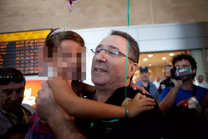 אחרי 3 שנים בכלא האמריקאי: מאיר אברג'יל בישראל