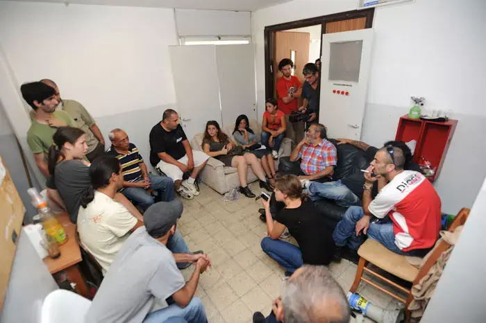 מו"מ בין חברת שיכון בירושלים לדיירי בניין המעונות הנטוש