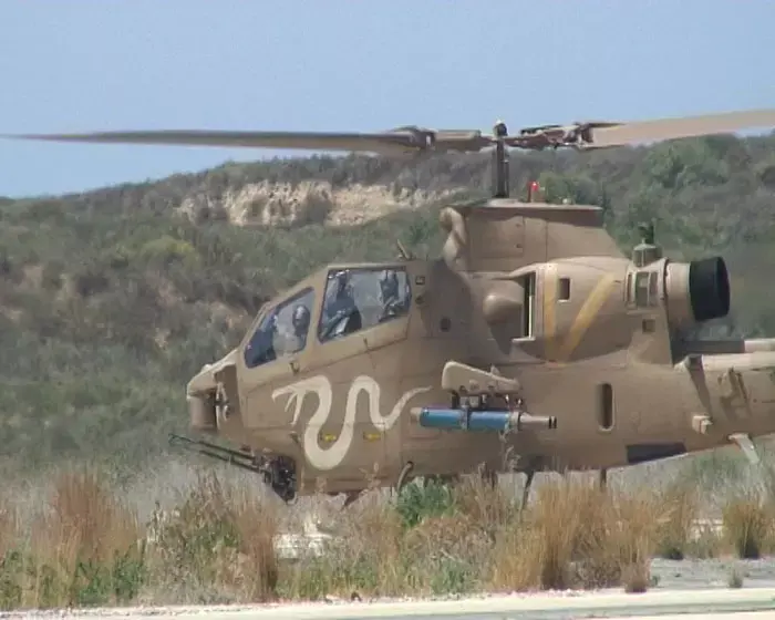 באוויר וביבשה: מפקדי גדודים בנח"ל במסוקי קרב