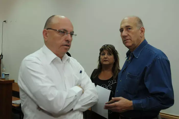 בקרוב: אישום נגד אהוד אולמרט ב"פרשת הולילנד"